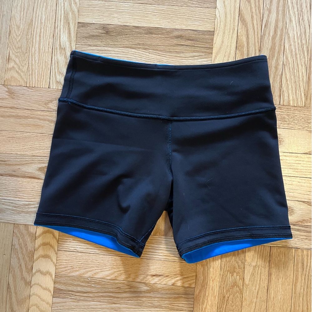 NWOT! Lululemon Reversible Blue and Black Women's Biker Shorts